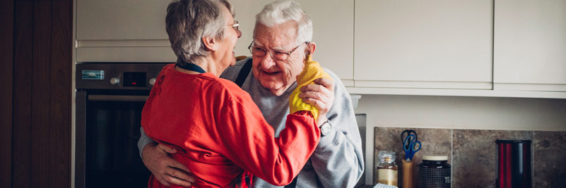 Parkinsonin tauti on neurologinen liikehäiriösairaus, jonka keskeisiä oireita ovat vapina, jäykkyys ja liikkeiden hidastuminen.