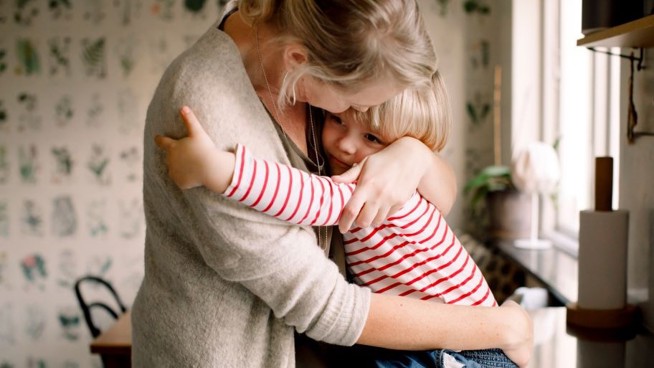 Kun lapsi kiukkuaa, vetäytyy tai on rauhaton – miten kohdata lapsen huolet?