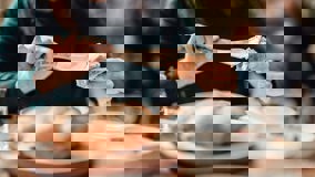 Lihottaako yösyöminen?