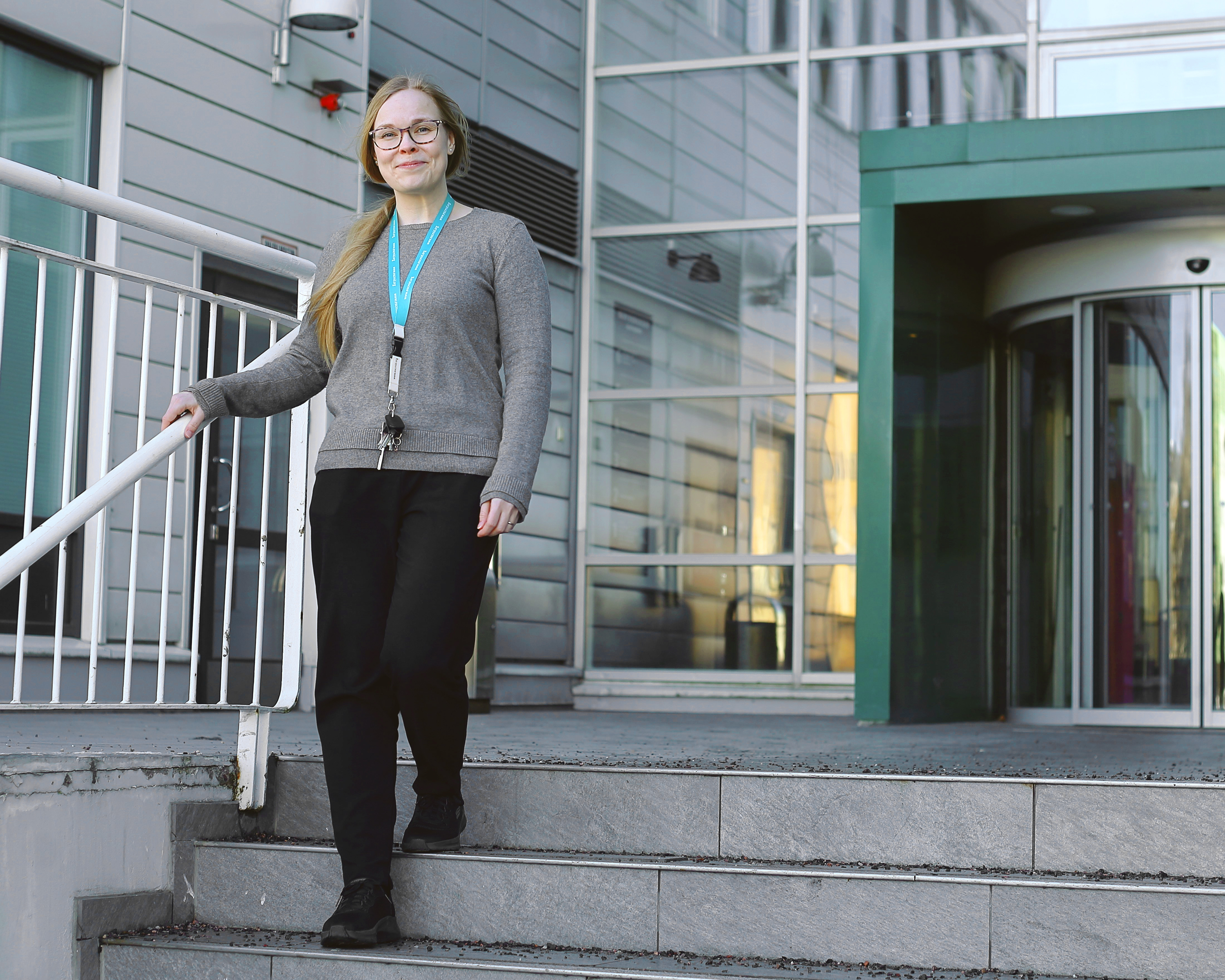 Turkulaisen Liina-Lotta Erkon nilkka murtui kolmesta kohtaa joulukuussa. Helmikuussa hän kävelee jo portaita.