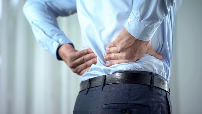 Vaivaako selkäkipu työpäivän aikana? Fysioterapeutti neuvoo 3 keinoa pitää selkä kunnossa